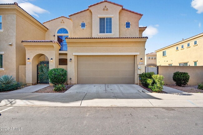 property at 1367 S Country Club Dr