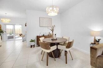 2873 SE 24th Ct in Homestead, FL - Building Photo - Building Photo