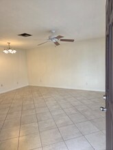 1218 SE 8th St in Cape Coral, FL - Building Photo - Building Photo