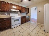 9010 W 101st St photo'