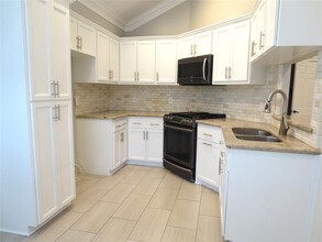8214 Split Oak Dr in Houston, TX - Building Photo - Building Photo