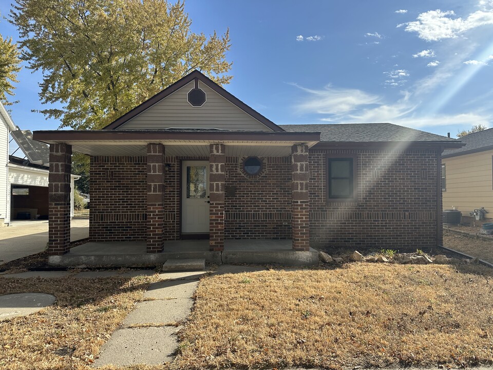 1111 S 6th St in Norfolk, NE - Foto de edificio