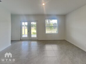 6978 Faben Ln in Zephyrhills, FL - Building Photo - Building Photo