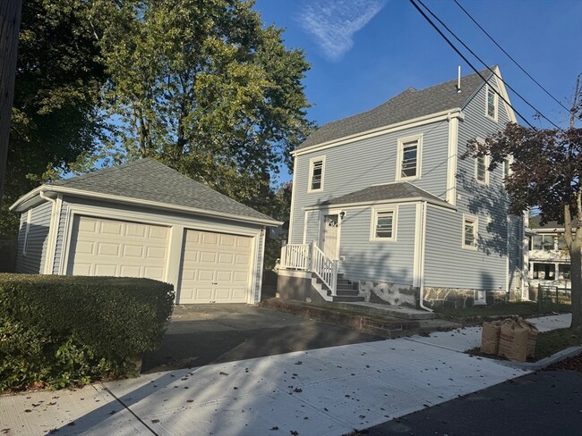 208 Beach St in Quincy, MA - Building Photo - Building Photo