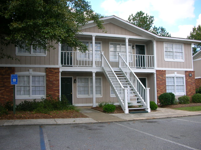 Whispering Pines Townhomes in Albany, GA - Building Photo - Building Photo