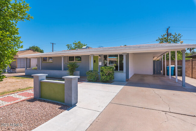 1301 W Highland Ave in Phoenix, AZ - Building Photo - Building Photo