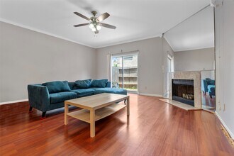 7617 Cambridge St in Houston, TX - Building Photo - Building Photo