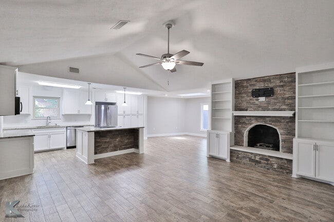 property at 3609 Auburn Dr