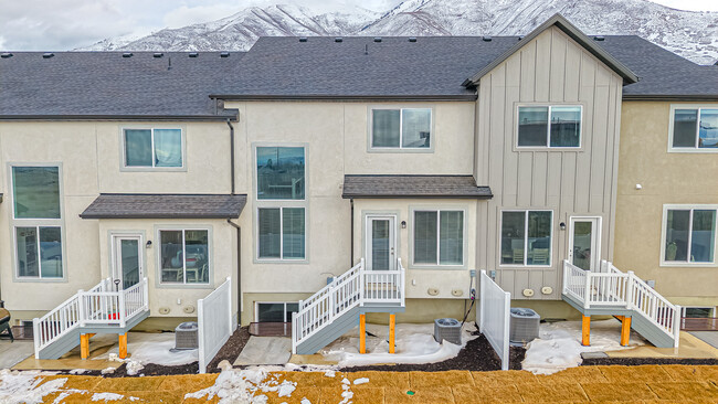 4774 Alder Dr in Spanish Fork, UT - Foto de edificio - Building Photo