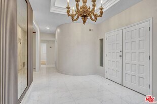 11410 Canton Dr in Los Angeles, CA - Building Photo