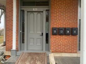 823 N 5th St, Unit 2421 in Quincy, IL - Building Photo