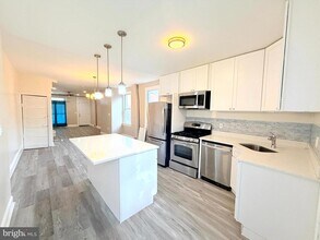 2401 Baker St in Baltimore, MD - Building Photo - Building Photo