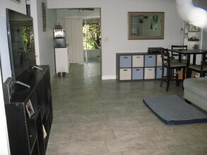 3921 Wilshire St in West Palm Beach, FL - Building Photo - Building Photo