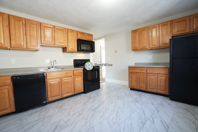 1 Winship Pl, Unit 1