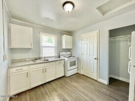 9238 N 7th Ave in Phoenix, AZ - Building Photo