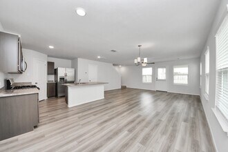 7027 Cedar Breeze Ct in Houston, TX - Building Photo - Building Photo