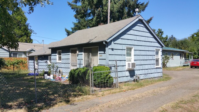 1315-1321 SW 53rd St in Corvallis, OR - Building Photo - Building Photo