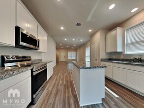 11731 Miller Cir in Conroe, TX - Foto de edificio - Building Photo