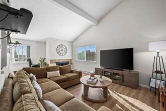 8100 W Quincy Ave, Unit B11 in Denver, CO - Building Photo - Building Photo