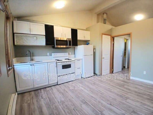 6519-6136 136 Ave NW in Edmonton, AB - Building Photo - Building Photo