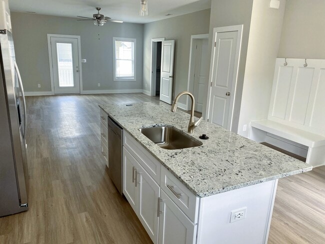 87 High St in Lynchburg, VA - Building Photo - Building Photo