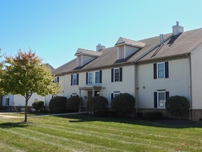 Roachton Flats in Perrysburg, OH - Building Photo - Building Photo