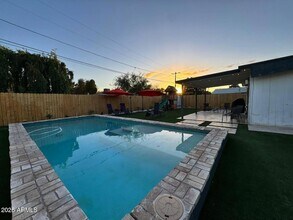 5435 E Virginia Ave in Phoenix, AZ - Building Photo - Building Photo