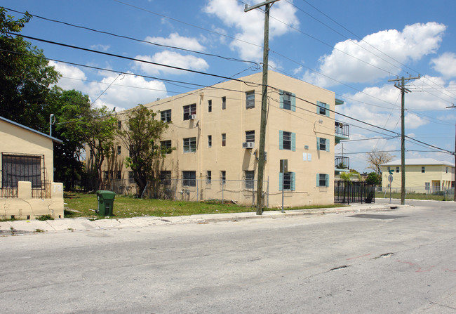 1450 NW 1 Ave in Miami, FL - Building Photo - Building Photo