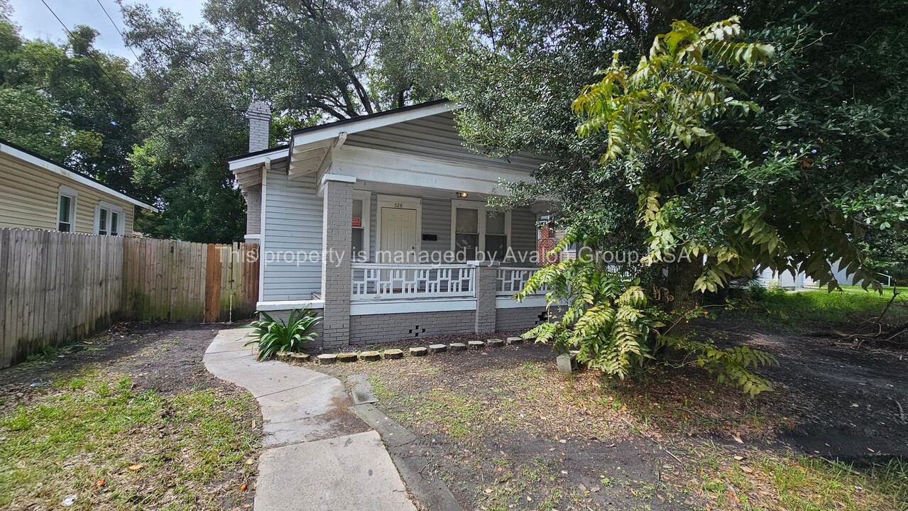 528 W 25th St in Jacksonville, FL - Building Photo