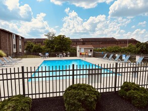 Brook Run Apartment Complex in Florence, KY - Building Photo - Building Photo