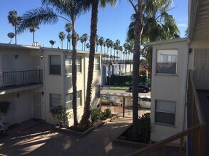 W. 54th Street in Los Angeles, CA - Building Photo - Building Photo