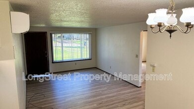 1018 Pioneer St in Philomath, OR - Building Photo - Building Photo