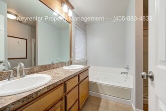 13313 SW 2nd Terrace in Yukon, OK - Building Photo - Building Photo