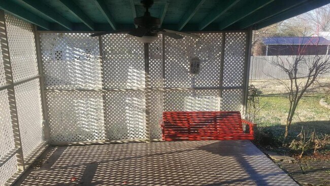 8072 W Van Hook St in Milan, TN - Building Photo - Building Photo