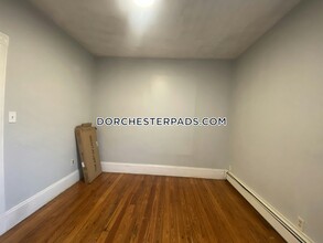 61 Crescent Ave in Boston, MA - Building Photo - Building Photo