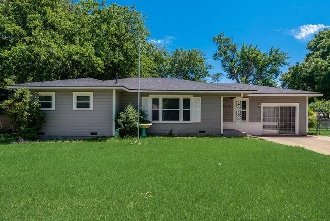 property at 1014 W Belden St