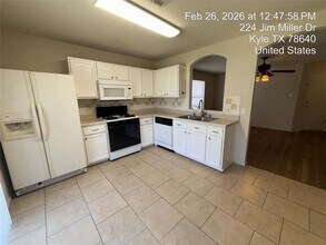 224 Jim Miller Dr in Kyle, TX - Building Photo - Building Photo