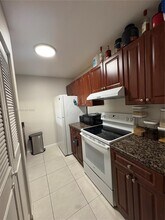 9955 Twin Lakes Dr in Coral Springs, FL - Building Photo - Building Photo