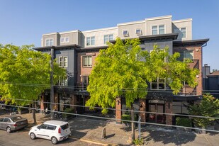 Willows on Tenth in Seattle, WA - Building Photo