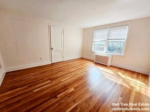 9 Keefe Ave in Newton, MA - Building Photo - Building Photo