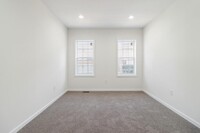 912 N Milton Ave photo'