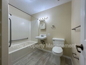 1009 14-4 in Wamego, KS - Building Photo - Building Photo