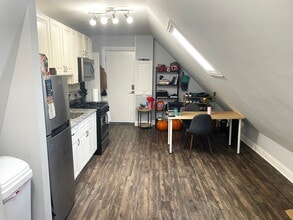 2824 N Ridgeway Ave, Unit 3 in Chicago, IL - Building Photo - Building Photo