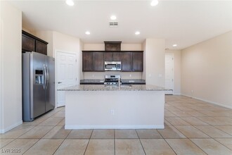 5733 Tideview St in North Las Vegas, NV - Building Photo - Building Photo