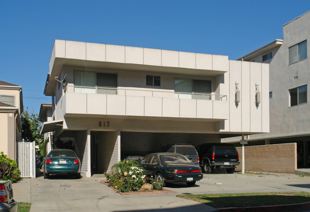 Bedford Garden in Los Angeles, CA - Building Photo