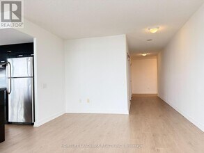 19 Singer Ct in Toronto, ON - Building Photo - Building Photo