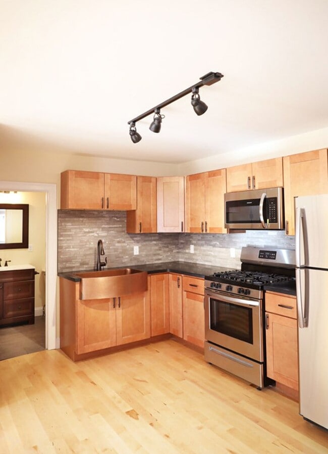 6-8 Chase Street, Unit 8 Chase Street