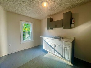 58 Division St-Unit -2nd Floor in Bridgeton, NJ - Building Photo - Building Photo