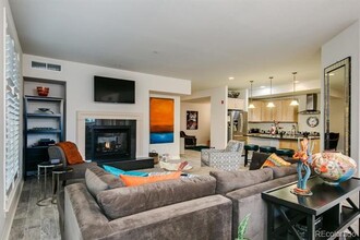 85 Rampart Way in Denver, CO - Foto de edificio - Building Photo