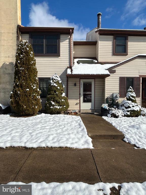 property at 1011 Princeton Pl